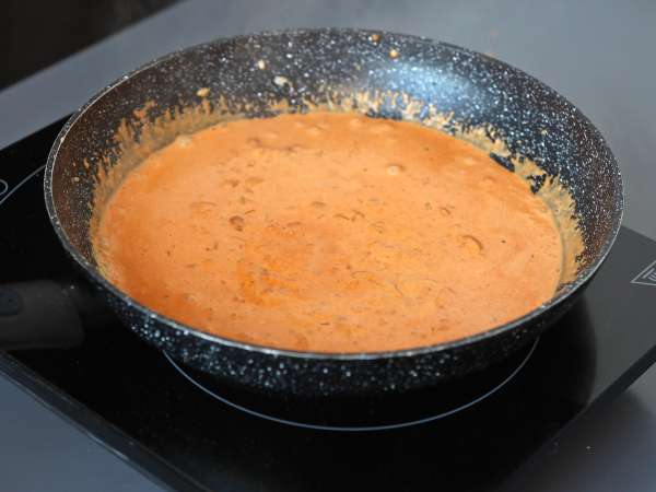 Udon con pollo, curry rojo tailandés y leche de coco - Preparación paso 4