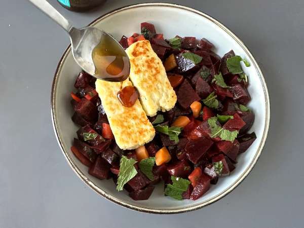 Ensalada de remolacha con halloumi a la plancha - Preparación paso 8