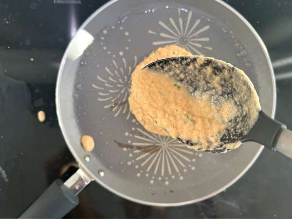 Tortitas saladas con lentejas rojas: receta fácil y rica en proteínas - Preparación paso 6