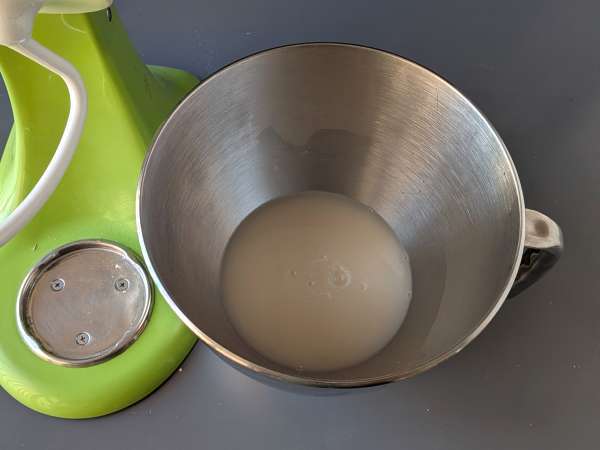 Focaccia rústica con cebolla y romero - Preparación paso 1