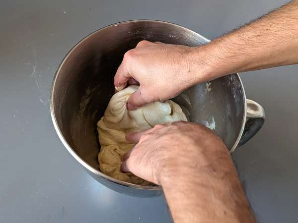 Focaccia rústica con cebolla y romero - Preparación paso 6