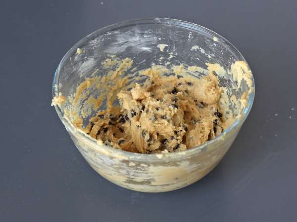 Tabletas de cookie con chocolate, tiernas y crujientes a la vez - Preparación paso 4