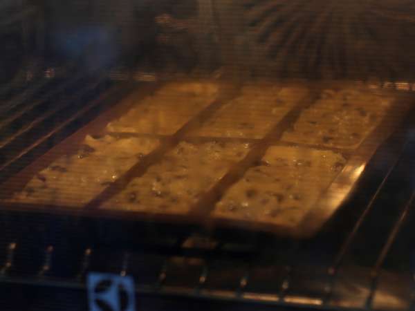 Tabletas de cookie con chocolate, tiernas y crujientes a la vez - Preparación paso 6