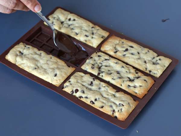 Tabletas de cookie con chocolate, tiernas y crujientes a la vez - Preparación paso 7