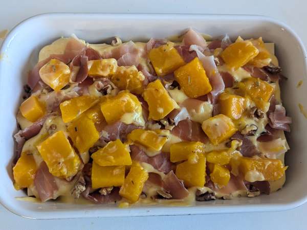 Lasaña de calabaza, speck y nueces: cremosa y con un punto crujiente - Preparación paso 7