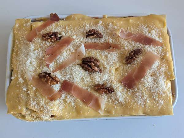 Lasaña de calabaza, speck y nueces: cremosa y con un punto crujiente - Preparación paso 8