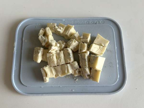Tarta de peras, gorgonzola y nueces - Preparación paso 2