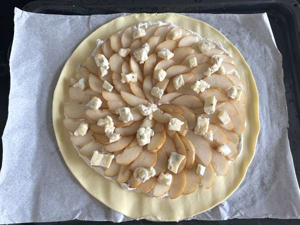 Tarta de peras, gorgonzola y nueces - Preparación paso 7