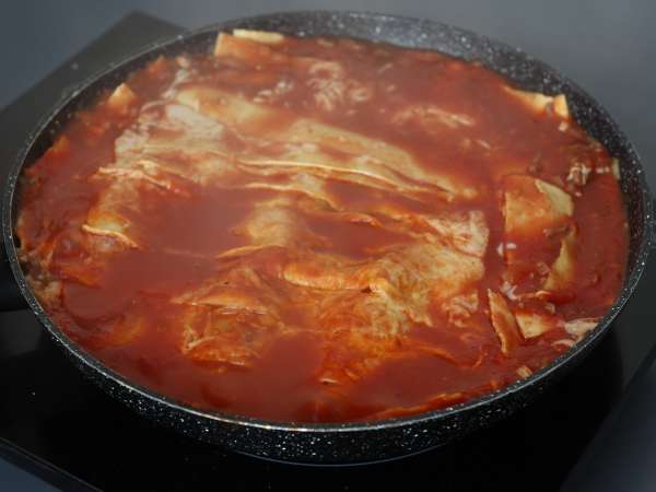 Lasaña en sartén de carne y tomate: lista en 35 minutos - Preparación paso 7