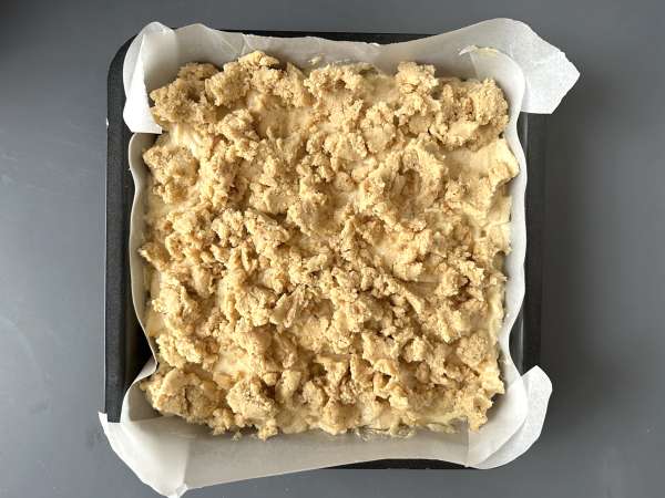 Bizcocho de manzana y canela con streusel crujiente de almendras - Preparación paso 6