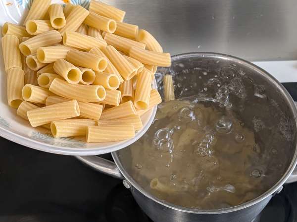 Pasta al horno con calabaza, setas y bechamel - Preparación paso 5