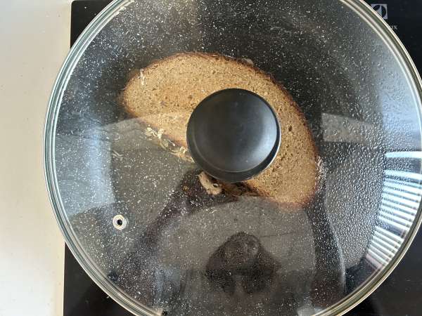 Sándwich crujiente de champiñones y queso fundido - Preparación paso 10