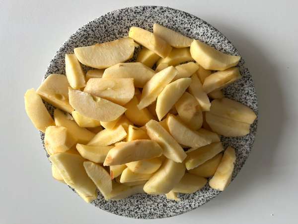 Szarlotka: tarta polaca de manzana con cobertura crujiente - Preparación paso 6