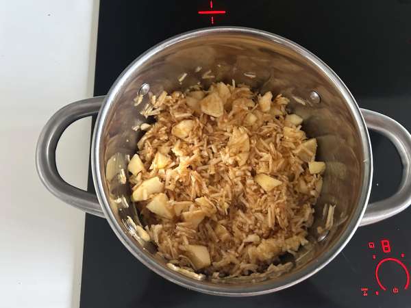 Szarlotka: tarta polaca de manzana con cobertura crujiente - Preparación paso 8