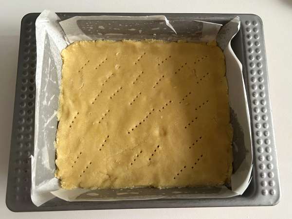 Szarlotka: tarta polaca de manzana con cobertura crujiente - Preparación paso 9