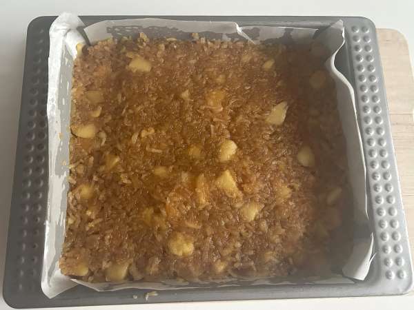 Szarlotka: tarta polaca de manzana con cobertura crujiente - Preparación paso 10