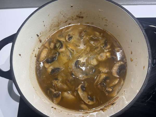 Sopa húngara de champiñones (gombaleves): receta fácil y cremosa - Preparación paso 6