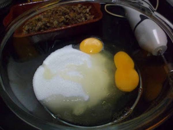 Coca de chicharrones - Preparación paso 1