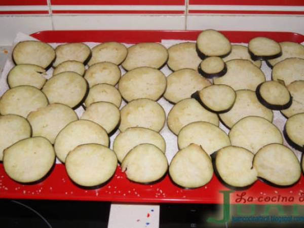 BERENJENAS RELLENAS Y REBOZADAS - Preparación paso 1