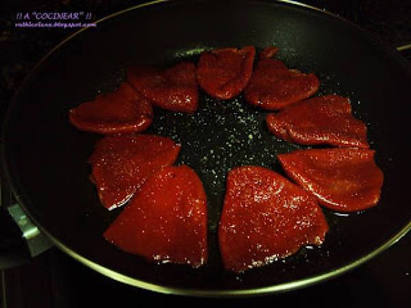 Pimientos del piquillo rellenos de bacalao - Preparación paso 2
