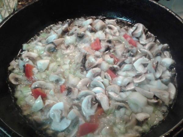 Albóndigas de carne con salsa de tomate y queso (sin huevos) - Preparación paso 3