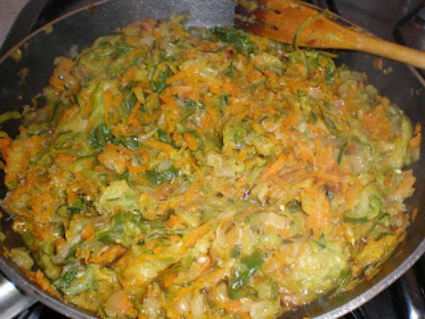 PASTEL DE CALABACIN, ACELGAS Y CREMA DE QUESO - Preparación paso 1