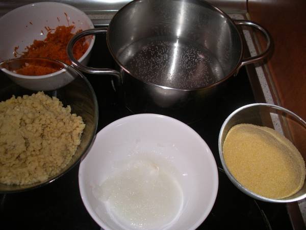 Hamburguesas de polenta, garbanzos y zanahoria - Preparación paso 1