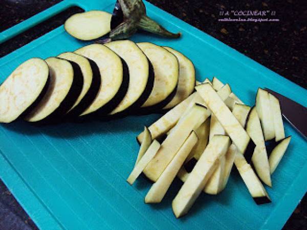 Berenjenas fritas con miel - Preparación paso 1