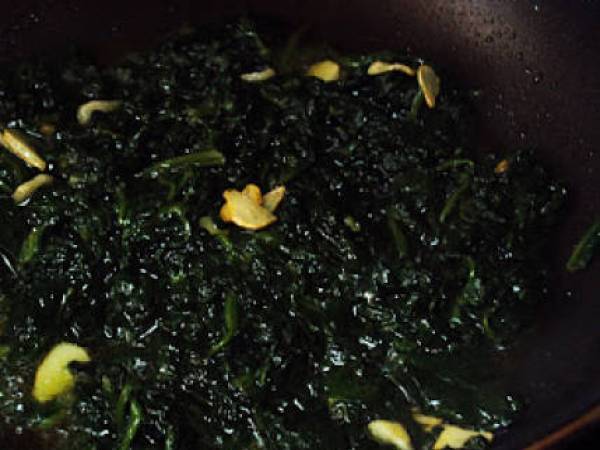 Espinacas rehogadas con patatas - Preparación paso 3