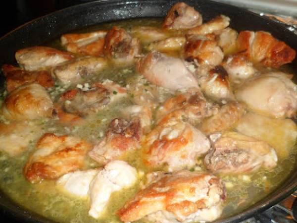 Pollo al ajillo con patatas - Preparación paso 4