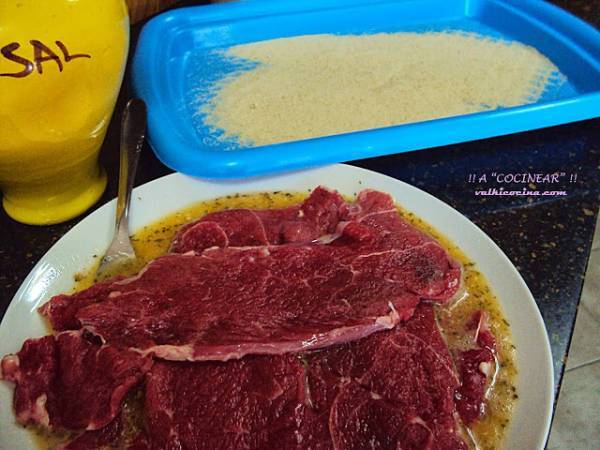 Escalope o filete de ternera empanado con queso y orégano - Preparación paso 3