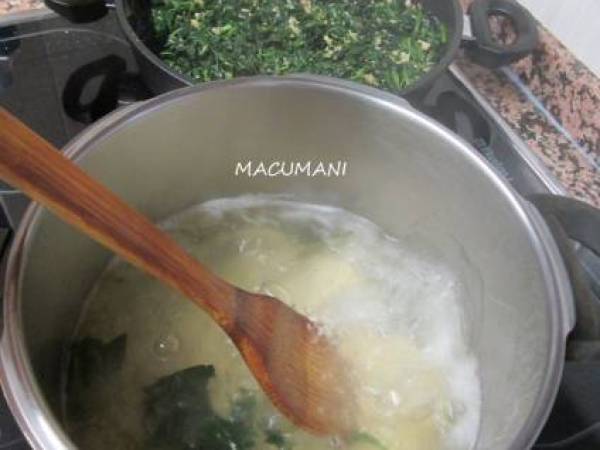 Canelones de espinacas y jamón york - Preparación paso 1