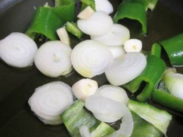 FRITO DE CONEJO A LA CANELA - Preparación paso 1