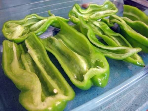 Pimientos verdes rellenos de quinoa con verduritas - Preparación paso 3