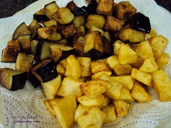 Pisto de berenjenas (con patatas y huevo ) - Preparación paso 2