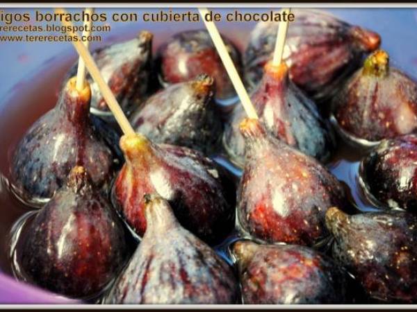Higos borrachos con chocolate - Preparación paso 1