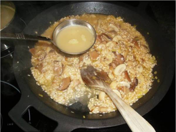 RISOTTO DE BOLETUS, CHAMPIÑONES Y SETAS - Preparación paso 1