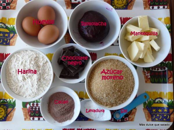 Bizchocho de Remolacha y Chocolate - Preparación paso 1