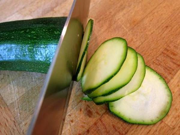 Carpaccio de Calabacín con Alcaparras - Preparación paso 1