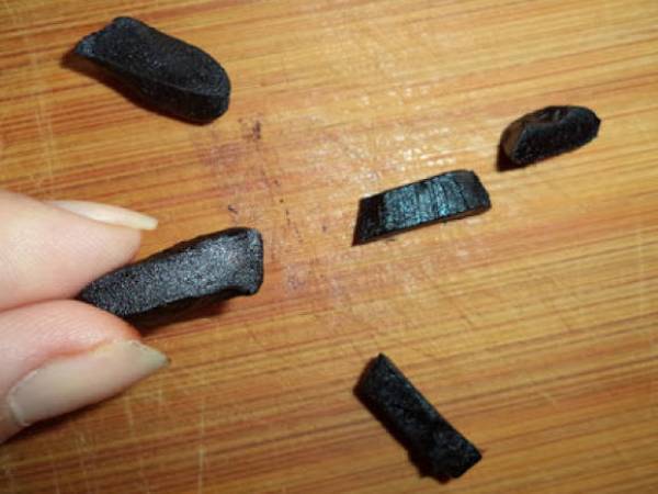 Tosta de Salmon y Ajo Negro - Preparación paso 1