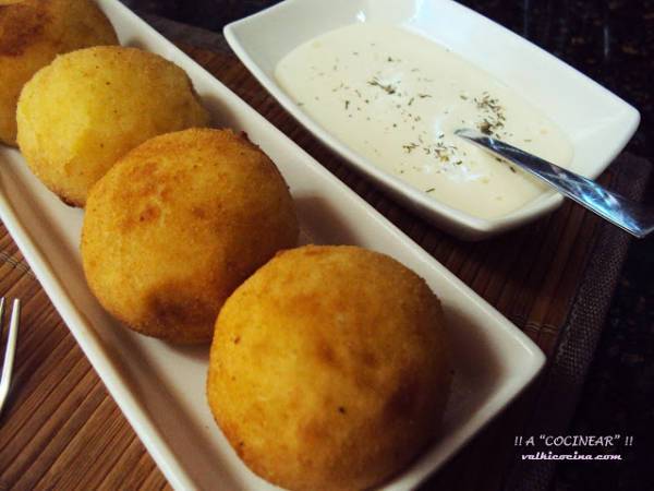 Bombas de patata rellenas de ternera y parmesano - Preparación paso 6