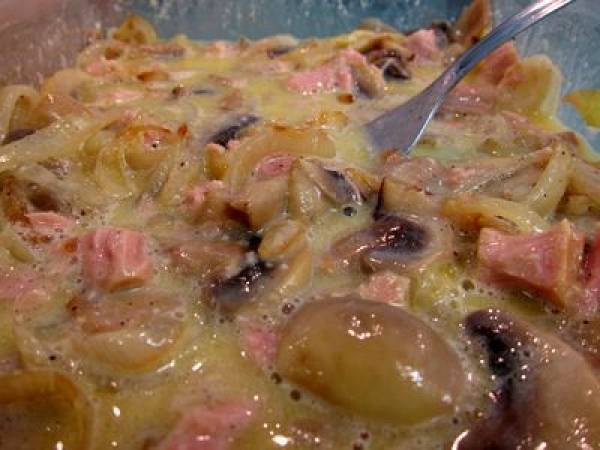 Pastel de macarrones con atún y champiñones. - Preparación paso 4