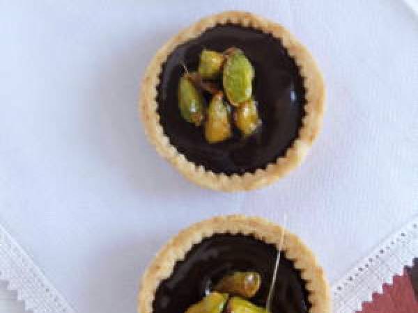 Tartaleta rellena de chocolate con pistachos caramelizados - Preparación paso 4