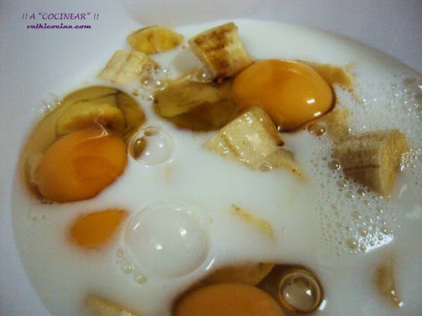 Flan de plátano al microondas - Preparación paso 1