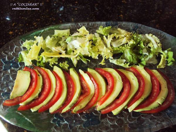 Ensalada de carpaccio de aguacate y pepino - Preparación paso 2