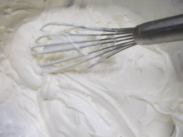 Copa de mousse de turron - Preparación paso 1