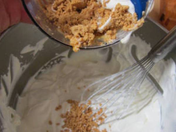 Copa de mousse de turron - Preparación paso 2