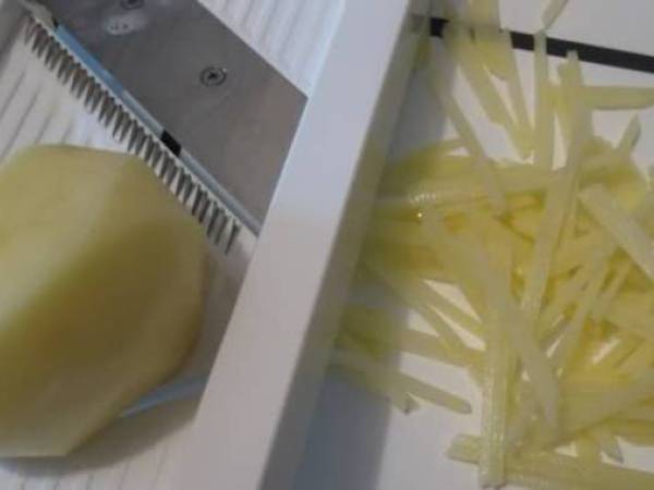 Nidos de patata con foie, huevo frito y jamon serrano - Preparación paso 1