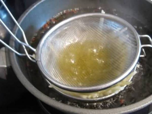 Nidos de patata con foie, huevo frito y jamon serrano - Preparación paso 3