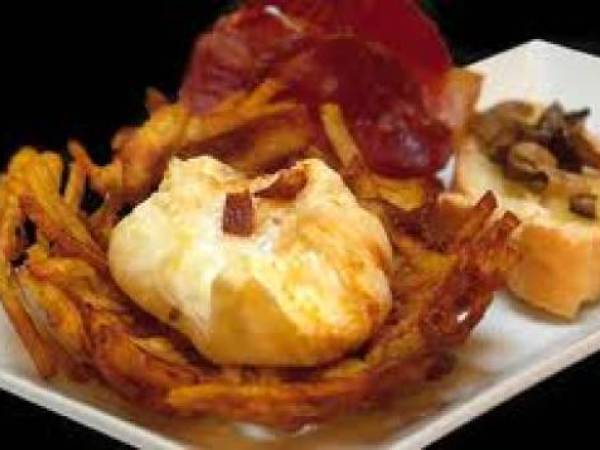 Nidos de patata con foie, huevo frito y jamon serrano - Preparación paso 6